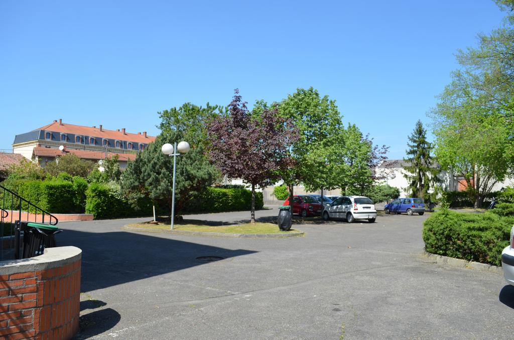 Kyriad Direct Montauban Centre Buitenkant foto