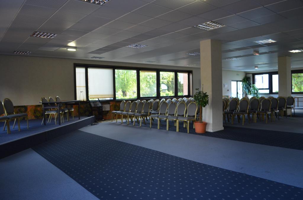 Kyriad Direct Montauban Centre Buitenkant foto